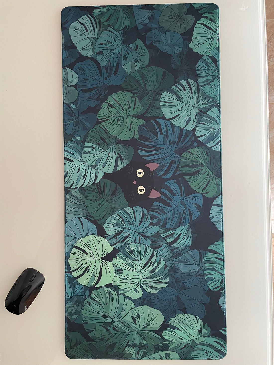 XL Jungle Leaves Mouse Pad – Black Cat Peeking Design | 900×400×4mm Desk Mat | Aesthetic Green Non-Slip Mat for Gaming, Work & Study – Whiskery Sour