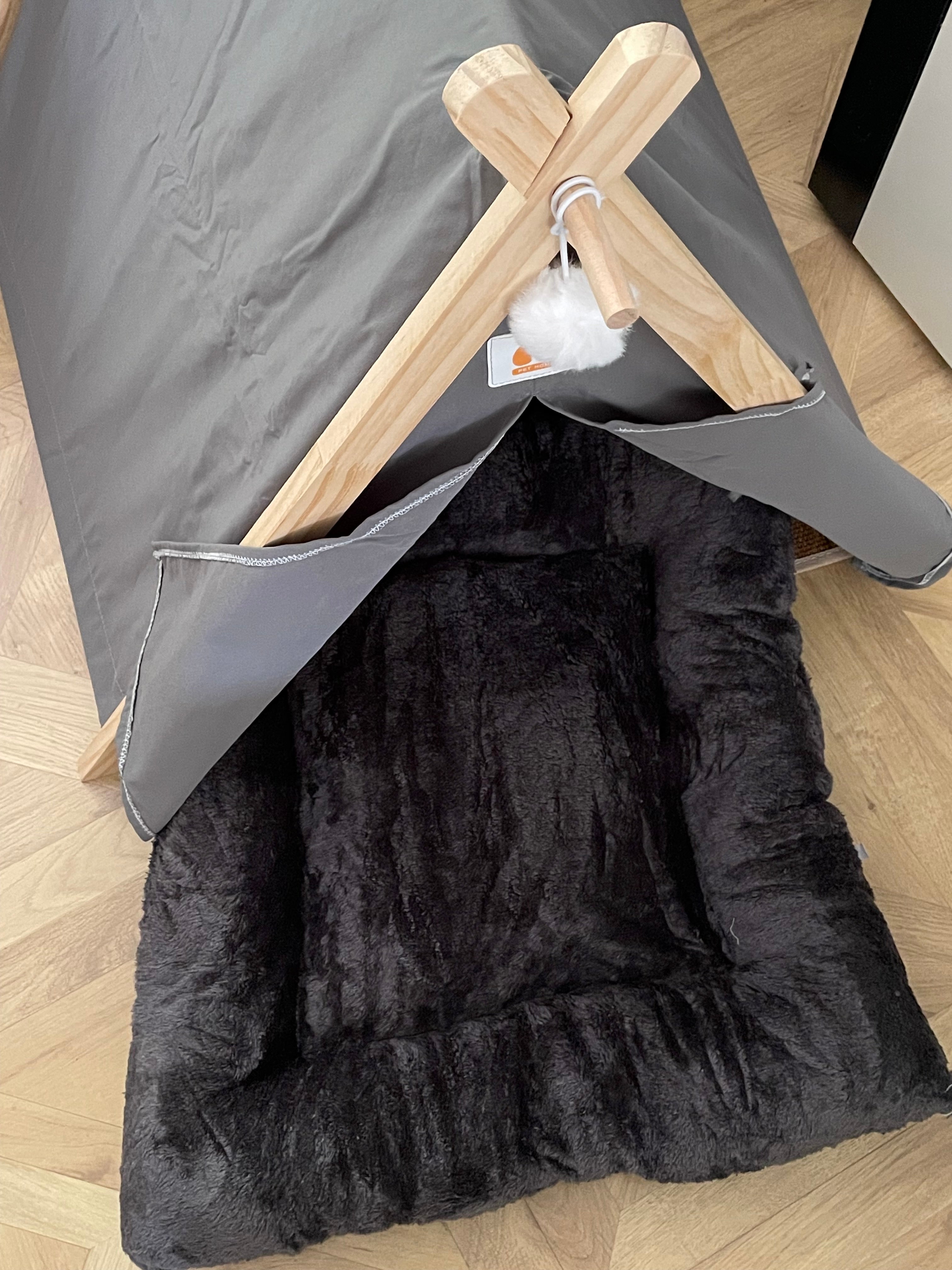 Whiskery Teepee Retreat – Pet Tent with Cushions & Mat