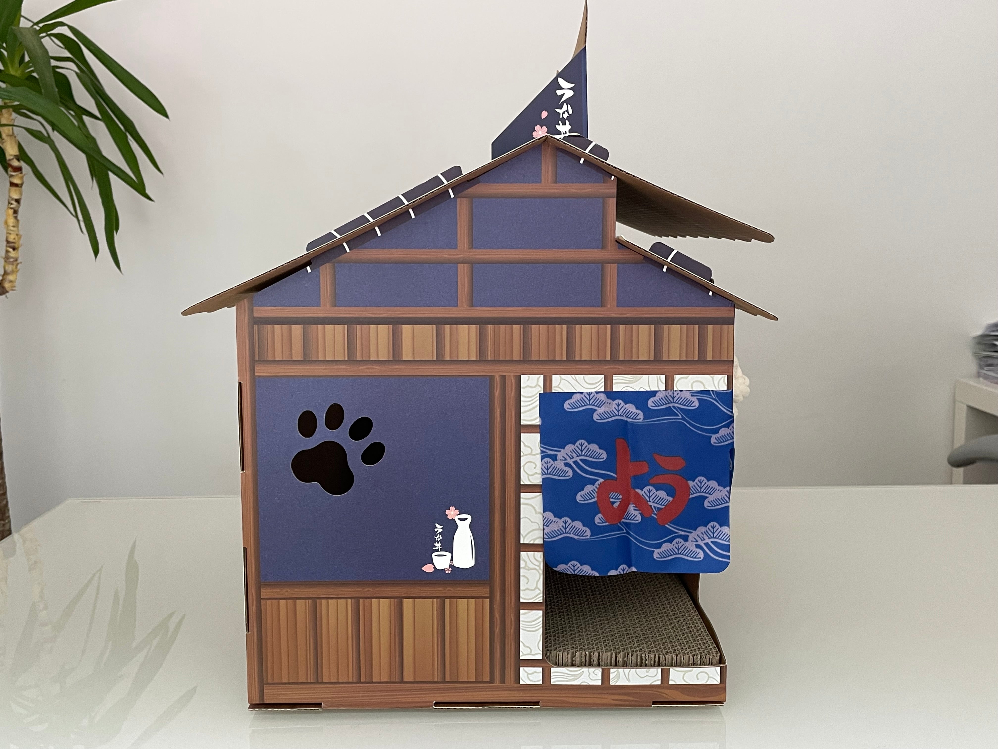 Japanese Cat House with Scratch Pad