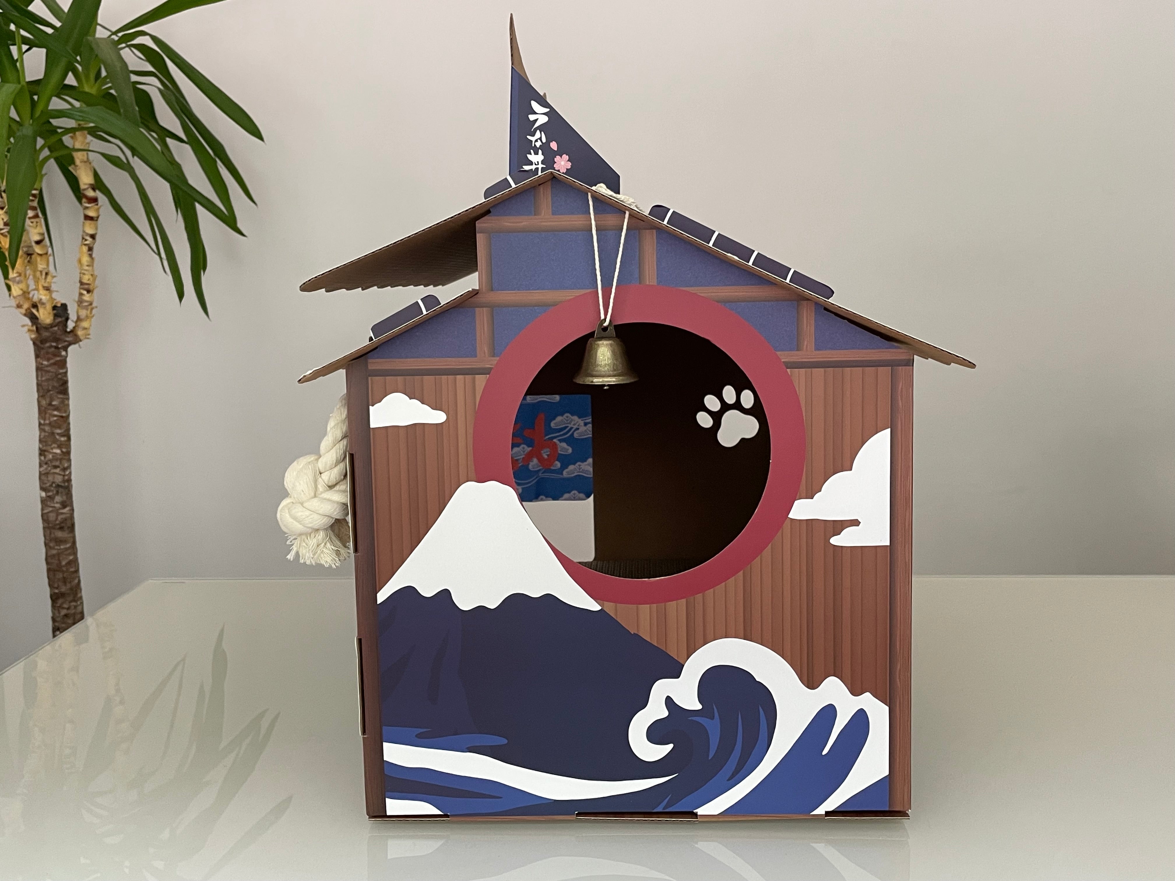Japanese Cat House with Scratch Pad