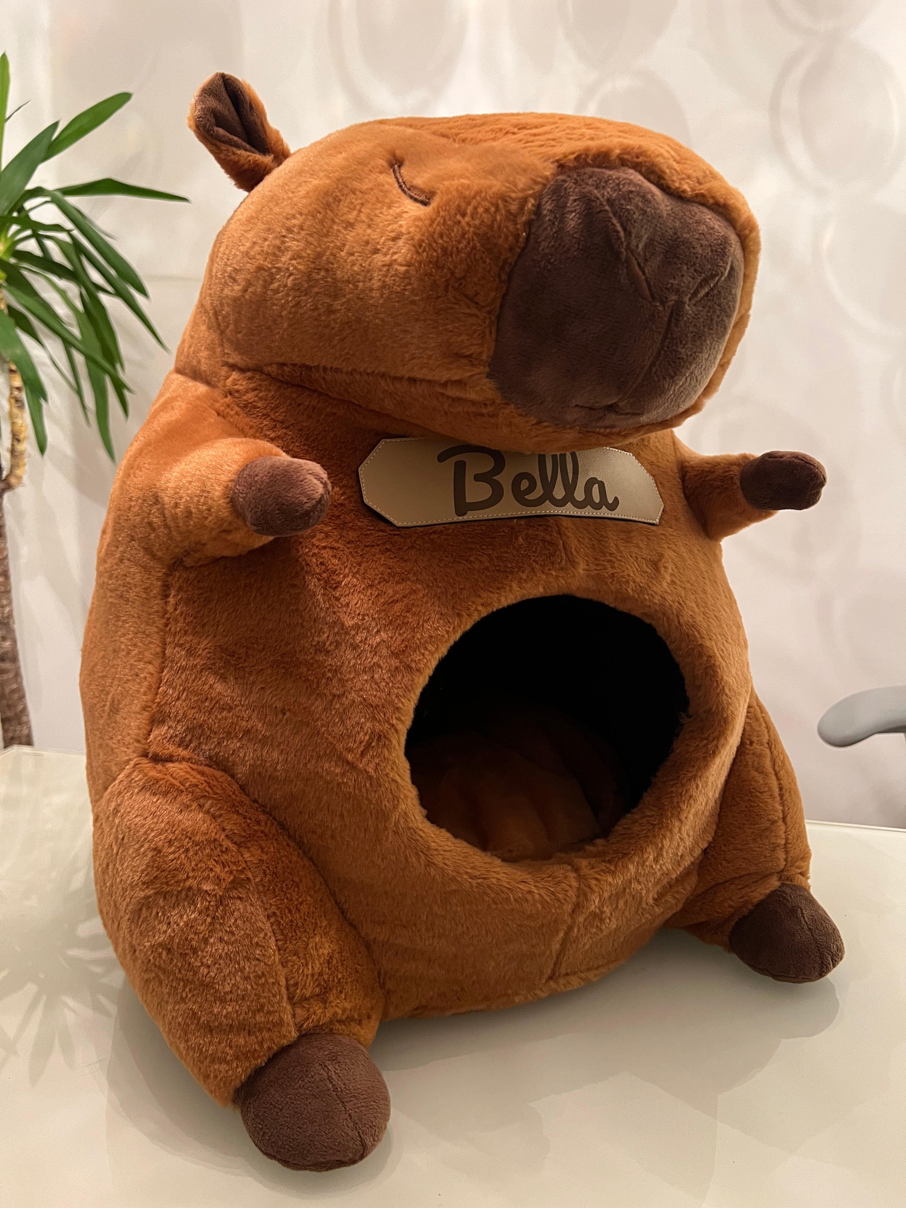 Personalised Capybara Cat House | Structured Cat Bed That Keeps Its Shape – Beige PU Name Tag
