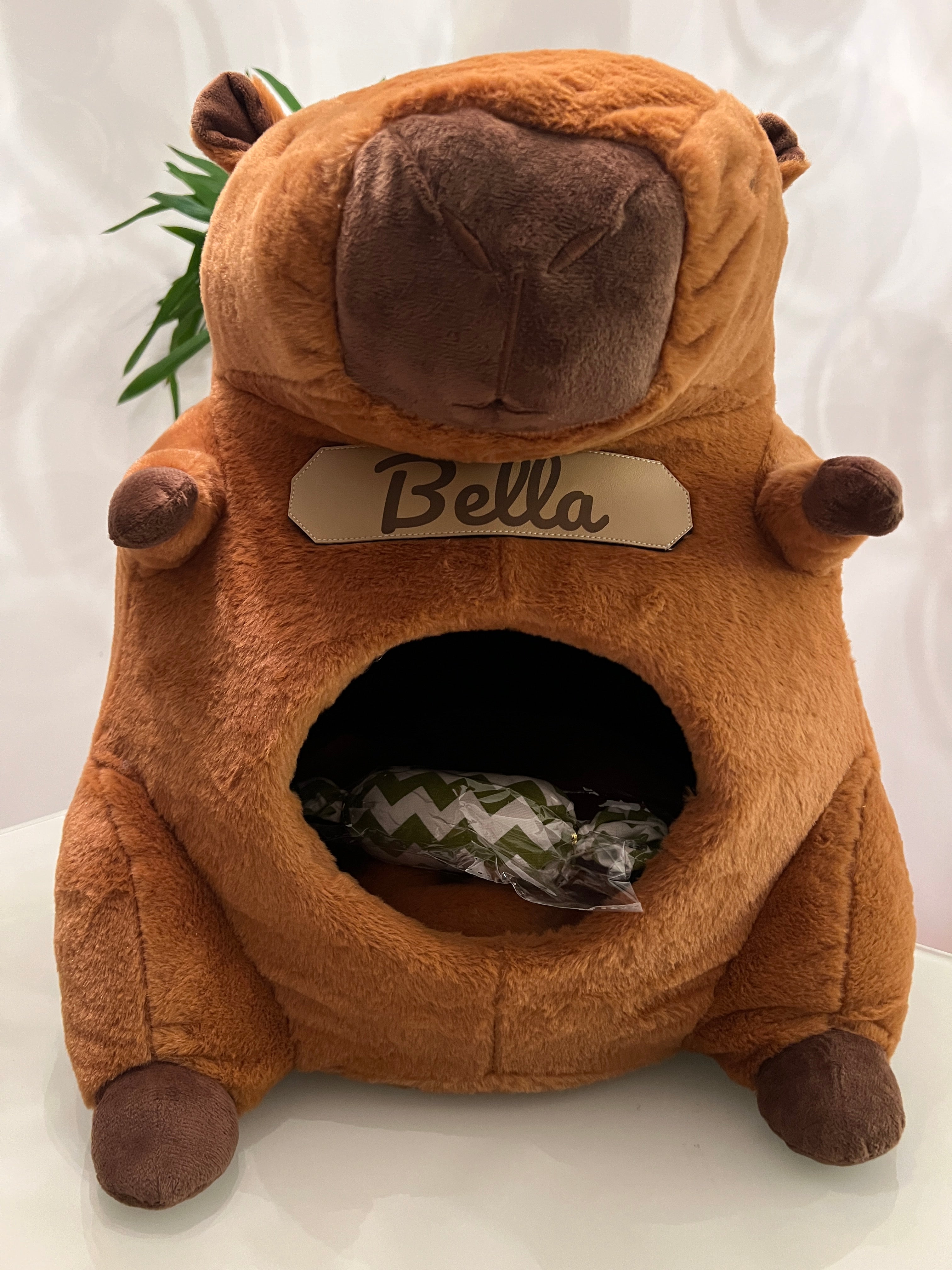 Personalised Capybara Cat House | Structured Cat Bed That Keeps Its Shape – Beige PU Name Tag