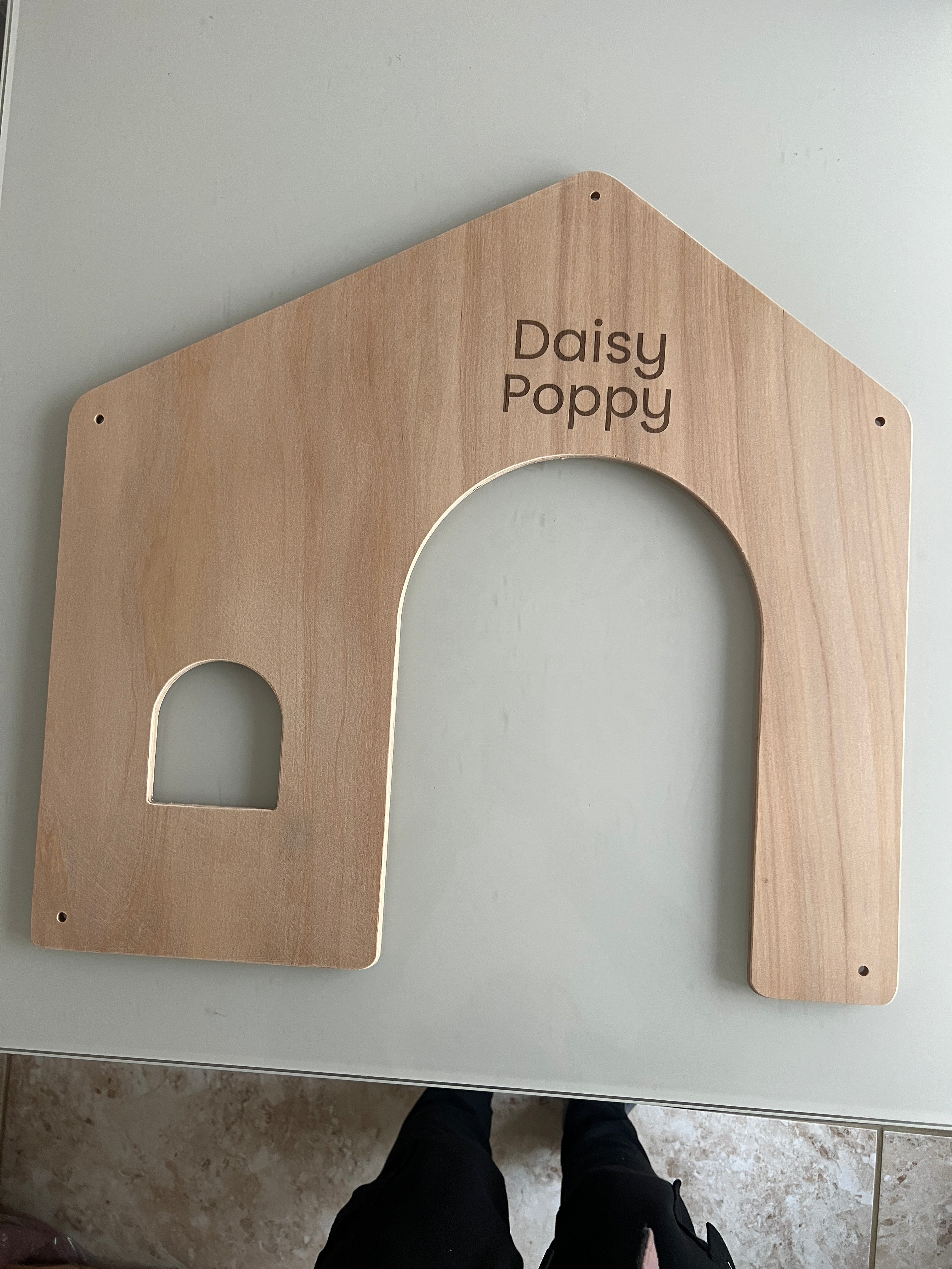 Personalised Minimalist Wooden Pet House – Custom Name Engraved Cabin for Cats & Small Dogs