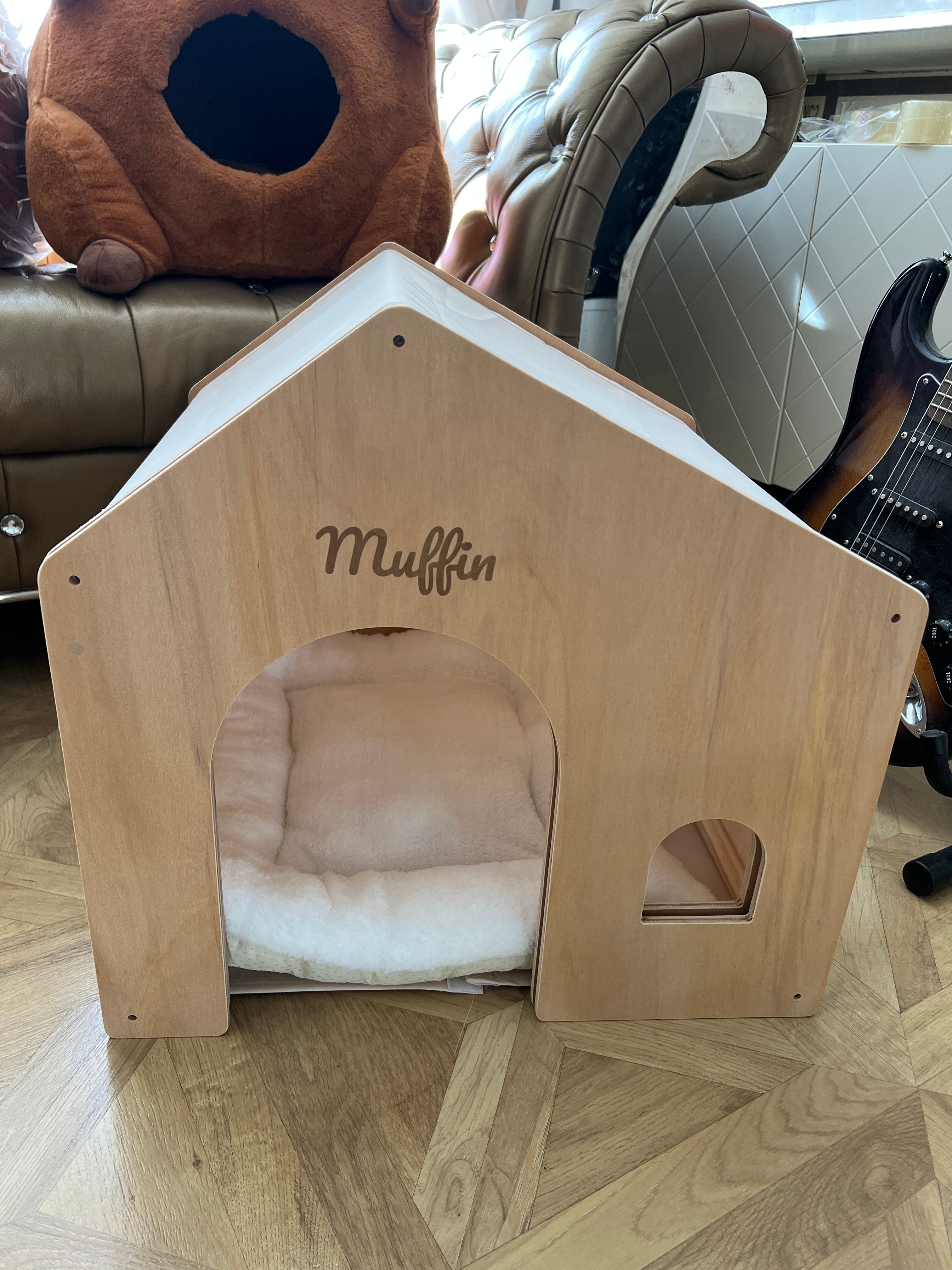 Personalised Minimalist Wooden Pet House – Custom Name Engraved Cabin for Cats & Small Dogs